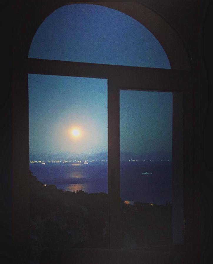 Sky House Amalfi Coast Villa Скала Екстериор снимка